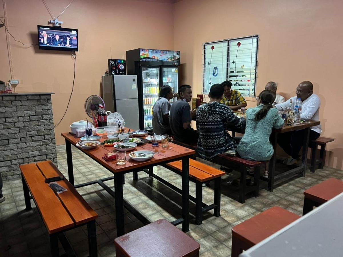 Rung Inn Homestay ラノーン エクステリア 写真
